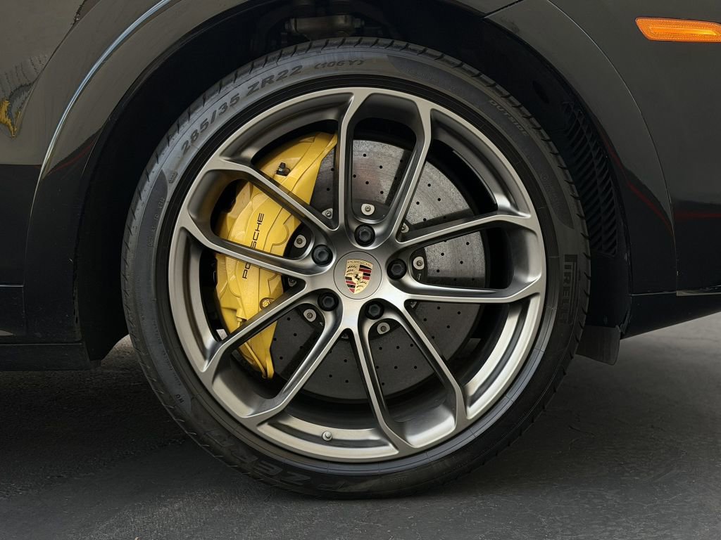 Used 2023 Porsche Cayenne Turbo S AWD/4WD image 19