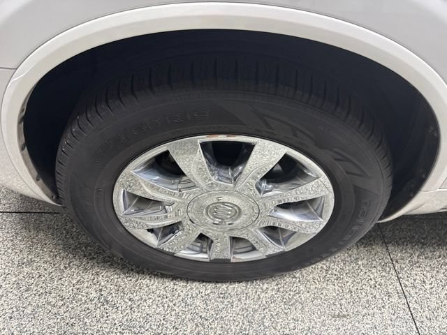 Used 2017 Buick Enclave Leather FWD image 3
