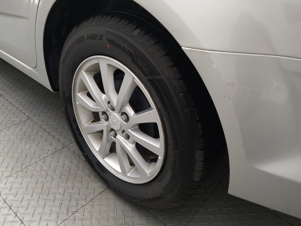 Used 2019 Chevrolet Sonic LT image 31