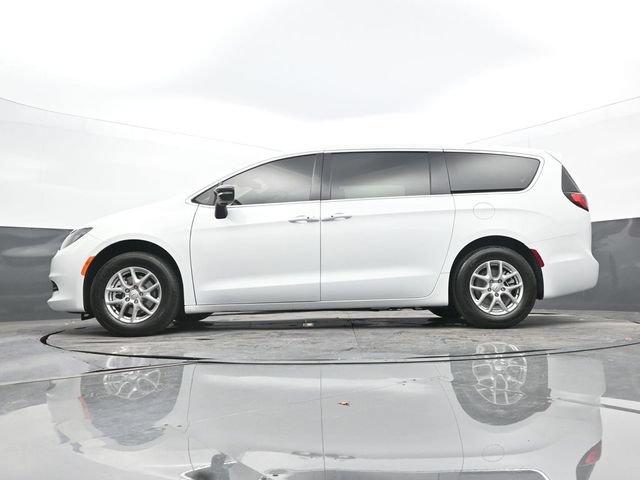 New 2025 Chrysler Voyager LX FWD image 54
