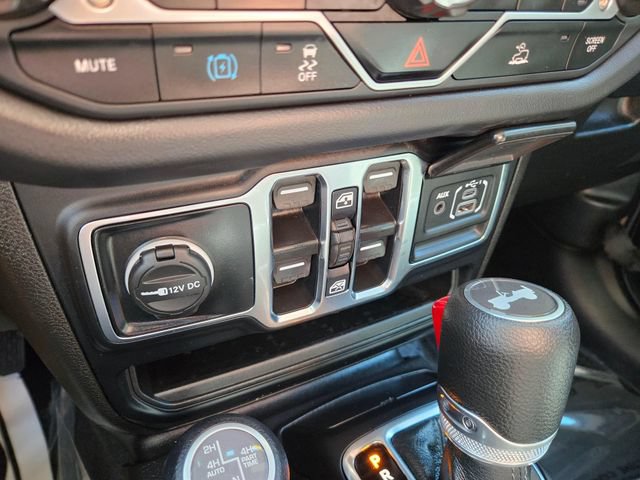 Used 2024 Jeep Wrangler Unlimited Sahara AWD/4WD image 32