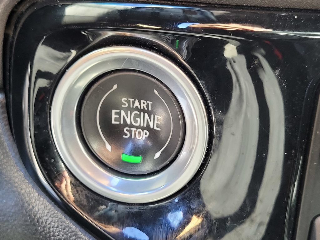 Used 2022 Chevrolet Silverado 1500 ZR2 w/ Technology Package AWD/4WD image 22
