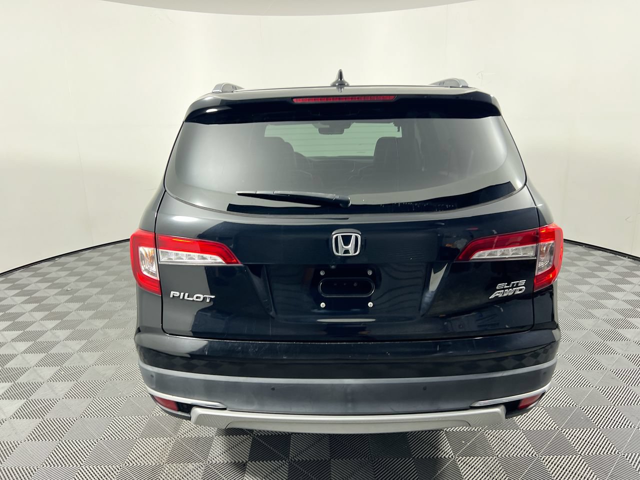 Used 2019 Honda Pilot Elite image 4