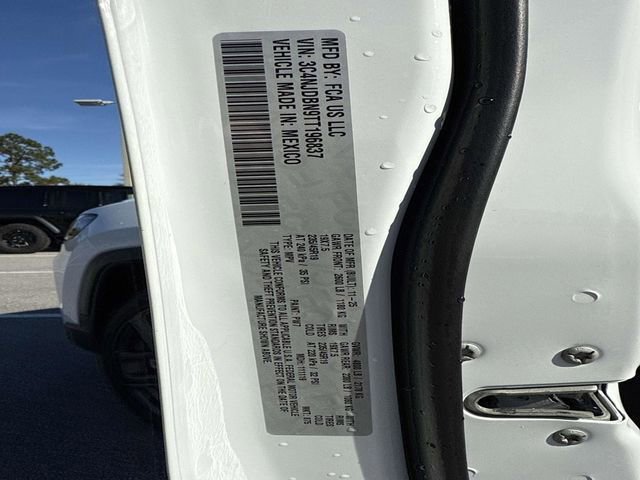 New 2026 Jeep Compass Latitude image 35