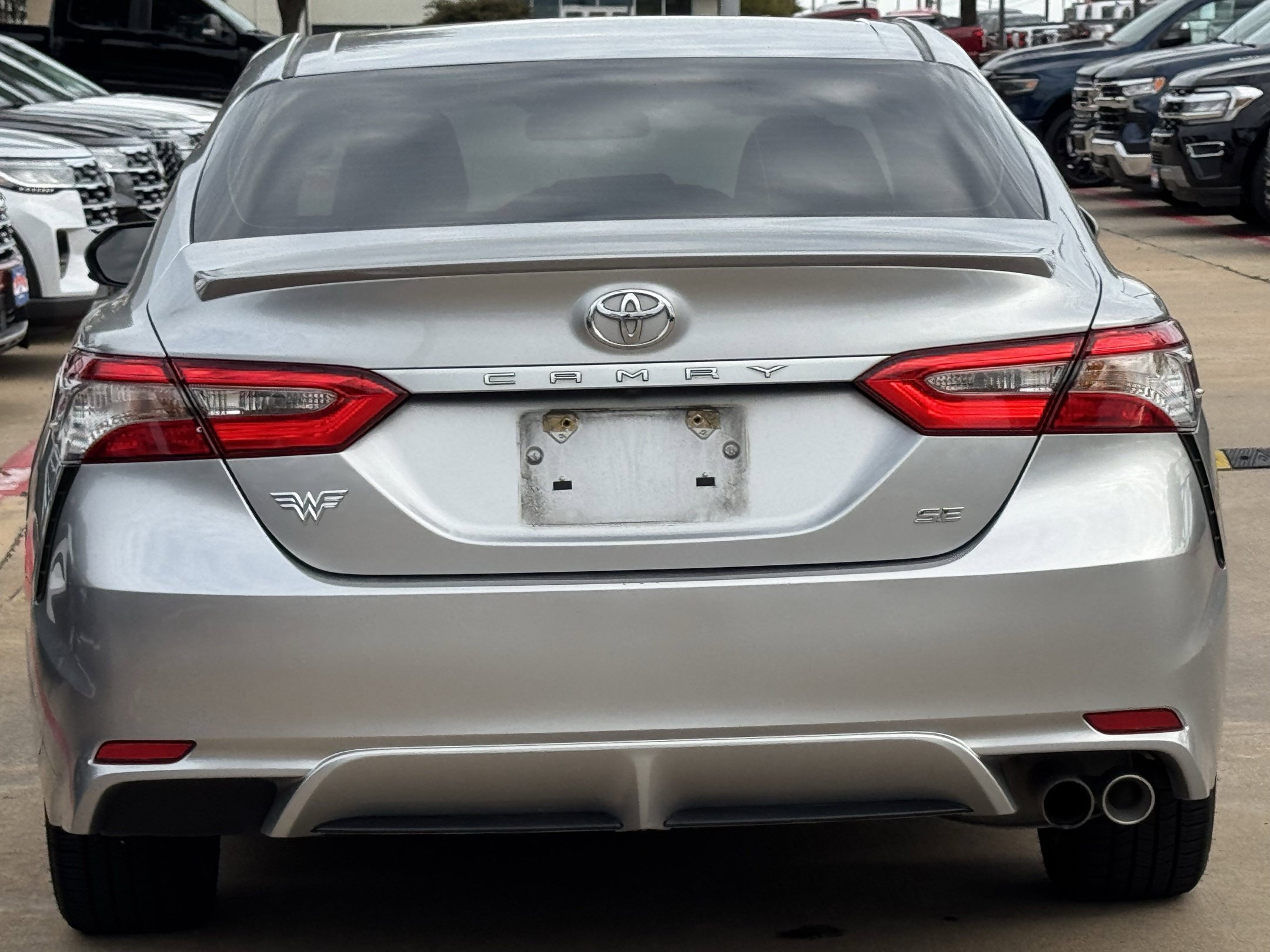 Used 2018 Toyota Camry SE FWD image 6