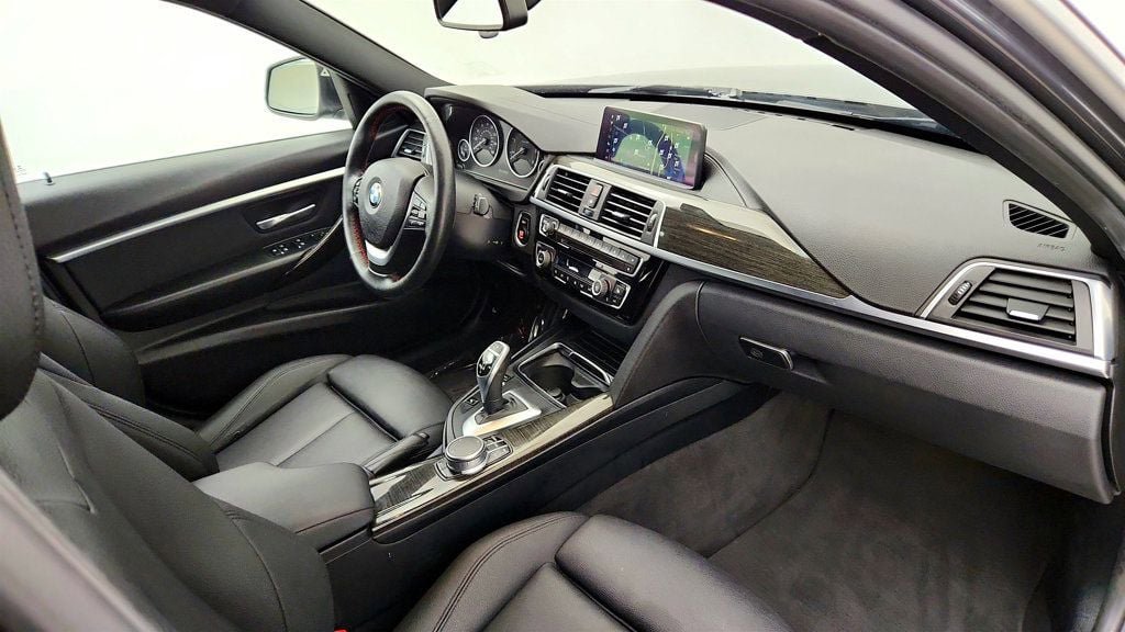 Used 2018 BMW 328d xDrive Wagon AWD/4WD image 26