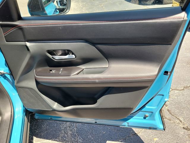 Used 2025 Nissan Kicks SR AWD/4WD image 34