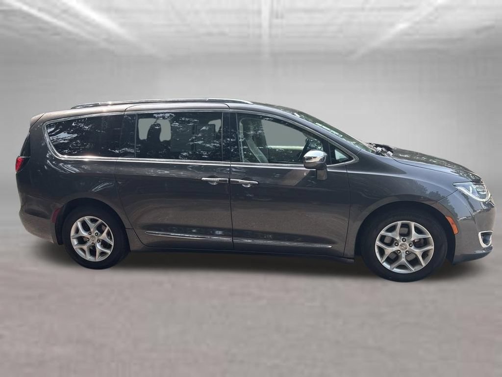 Used 2020 Chrysler Pacifica Limited FWD image 6