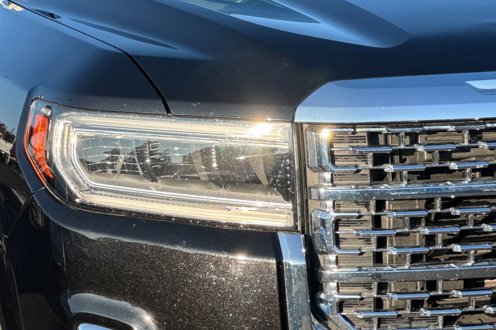 Used 2023 GMC Acadia Denali w/ Black Diamond Edition image 44