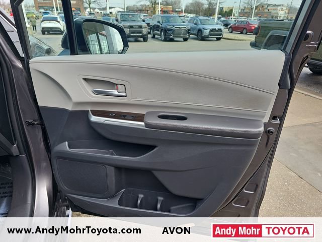 Used 2022 Toyota Sienna XLE w/ XLE Plus Package image 38