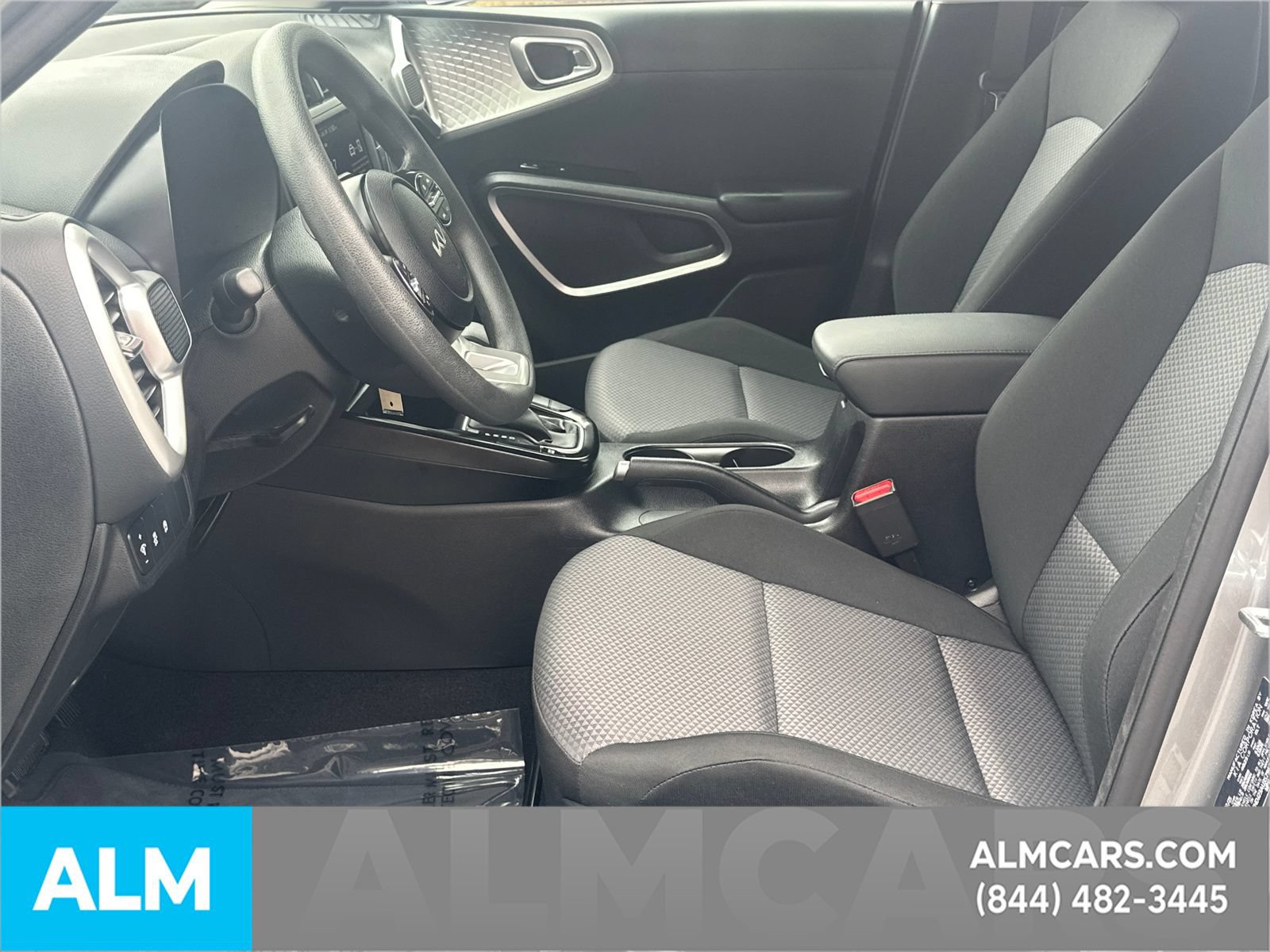 Used 2025 Kia Soul LX w/ LX Technology Package FWD image 10