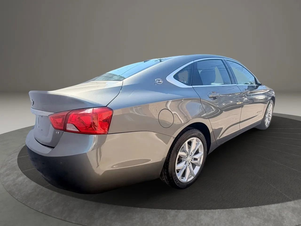 Used 2016 Chevrolet Impala LT w/ Convenience Package image 5