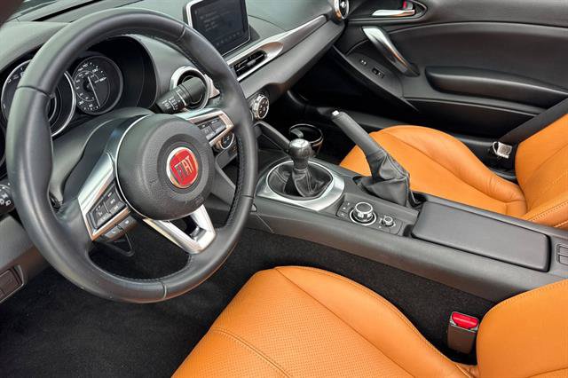 Used 2017 FIAT 124 Spider Classica RWD image 10