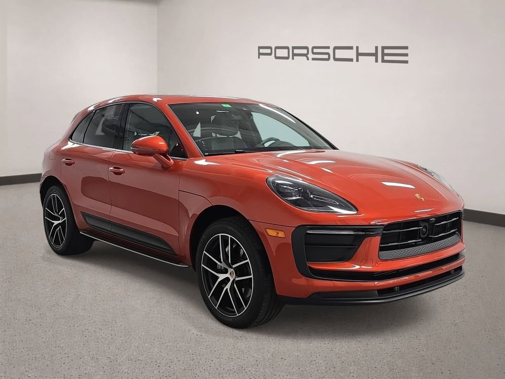 Certified 2023 Porsche Macan AWD/4WD image 8