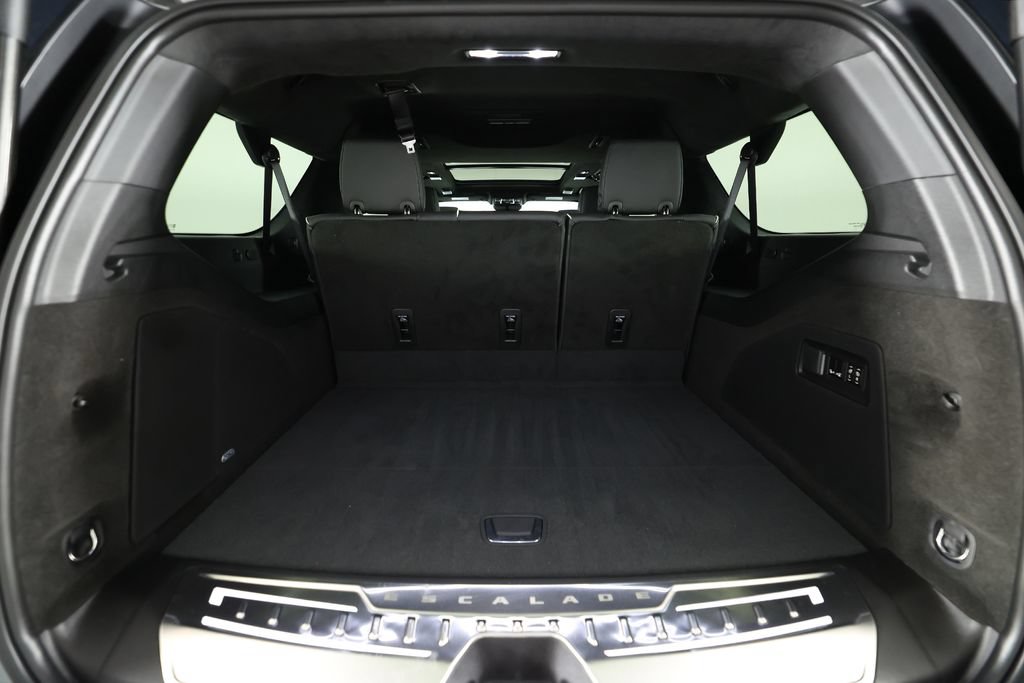 Used 2026 Cadillac Escalade ESV V w/ LPO, ONYX Package AWD/4WD image 13