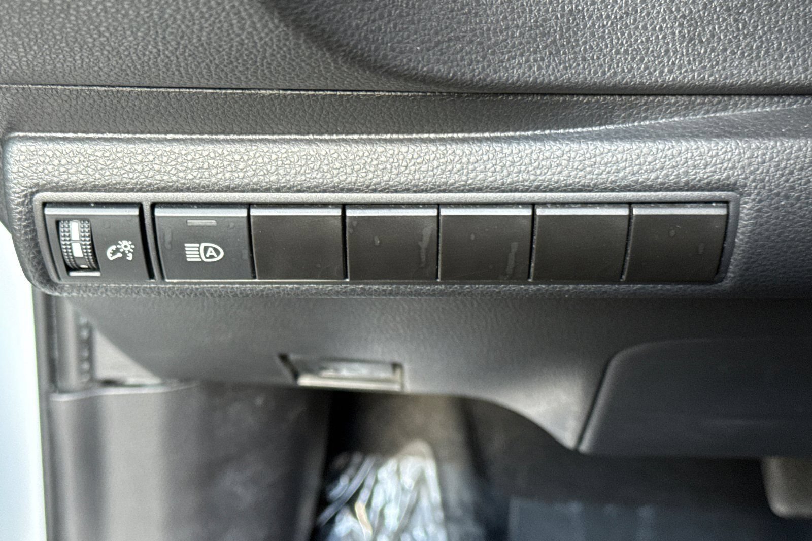 Certified 2022 Toyota Corolla SE w/ Carpet Mat Package (TMS) FWD image 31