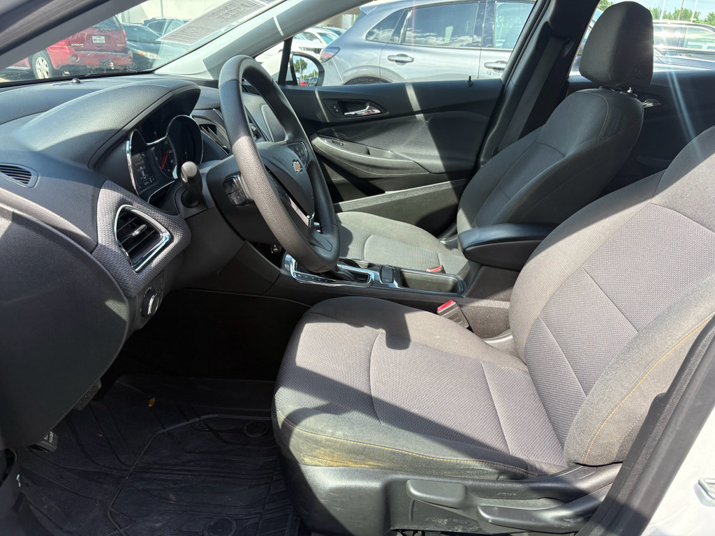 Used 2019 Chevrolet Cruze LS w/ LS Convenience Package FWD image 10