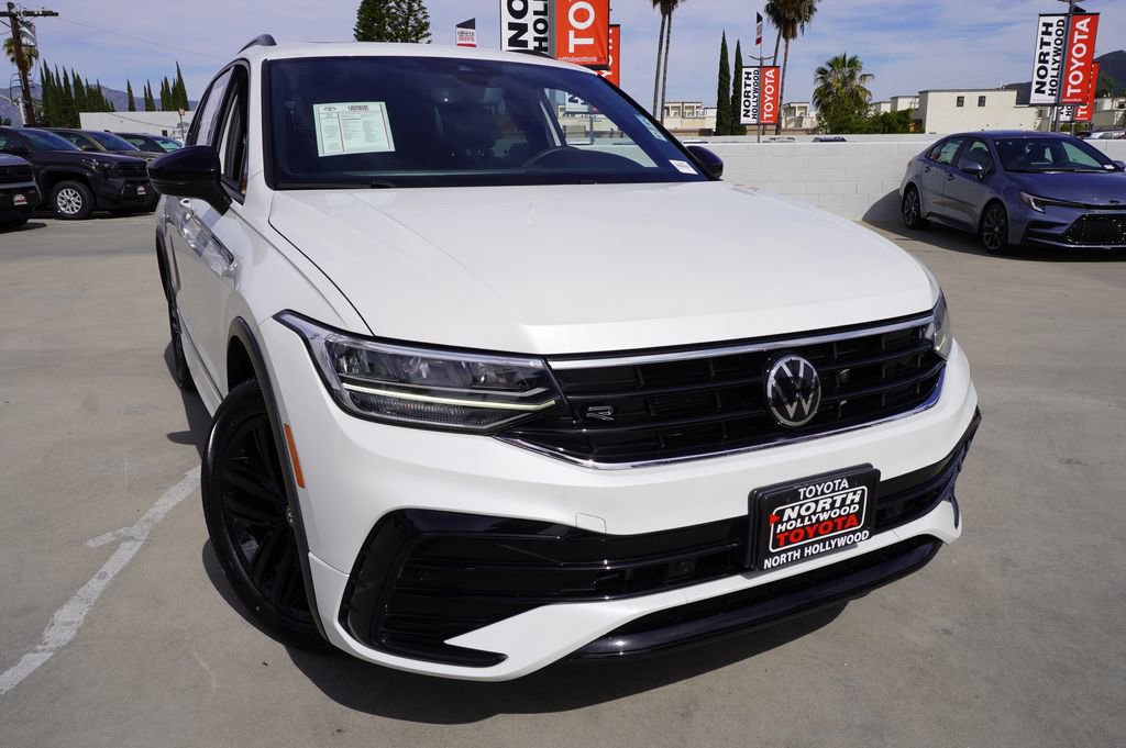 Used 2022 Volkswagen Tiguan SE R-Line image 2