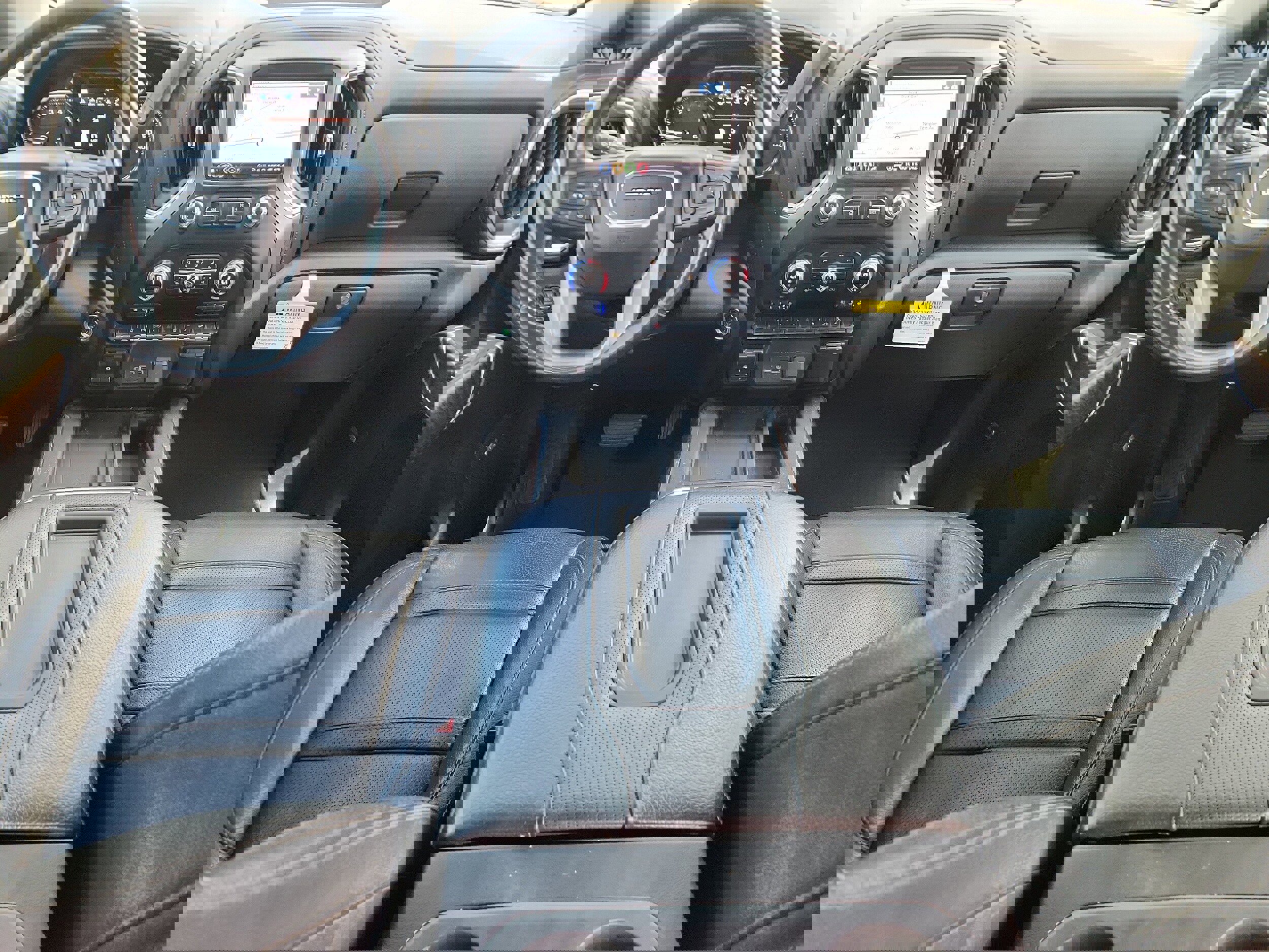 Used 2022 GMC Sierra 2500 Denali w/ Technology Package image 12