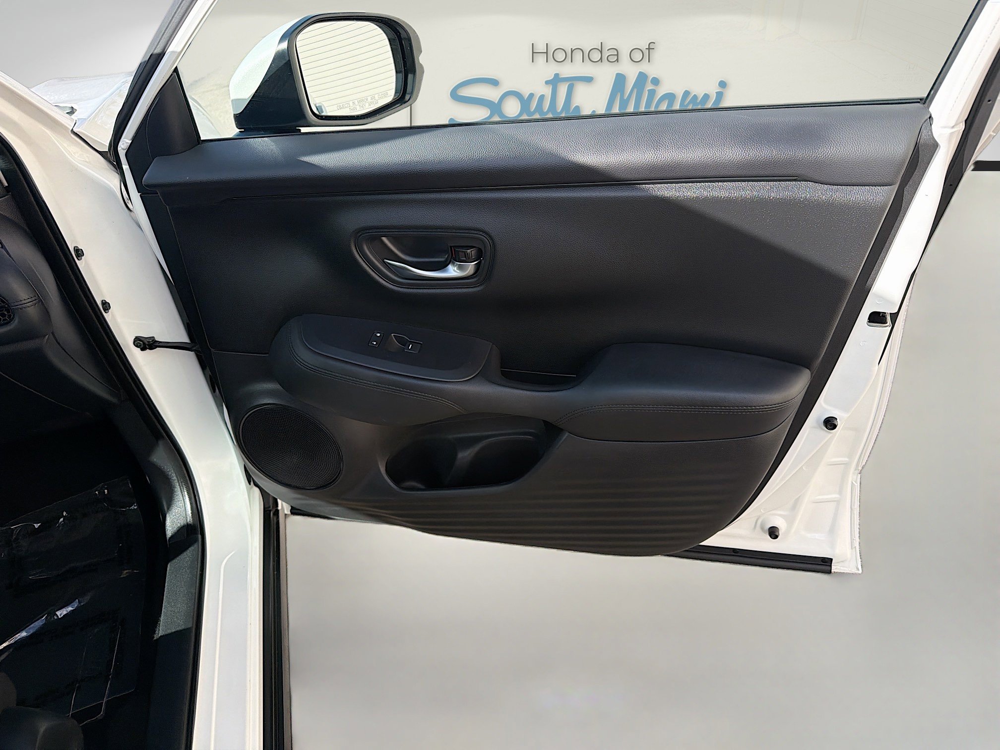 Certified 2025 Honda HR-V LX image 32