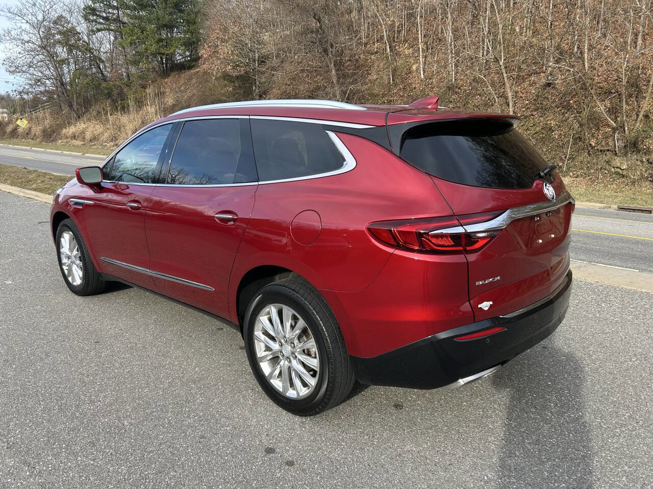 Used 2018 Buick Enclave Premium w/ Experience Buick Package image 4