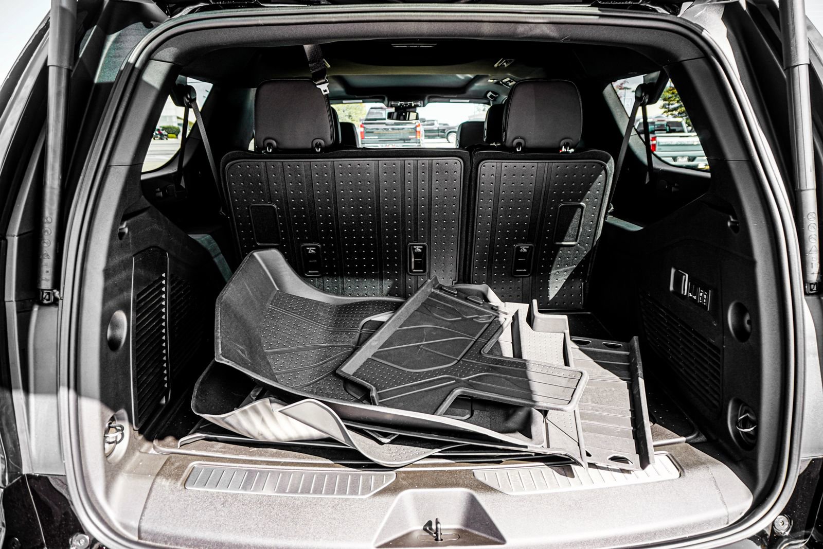 New 2026 Chevrolet Suburban RST w/ RST Capability Package image 20