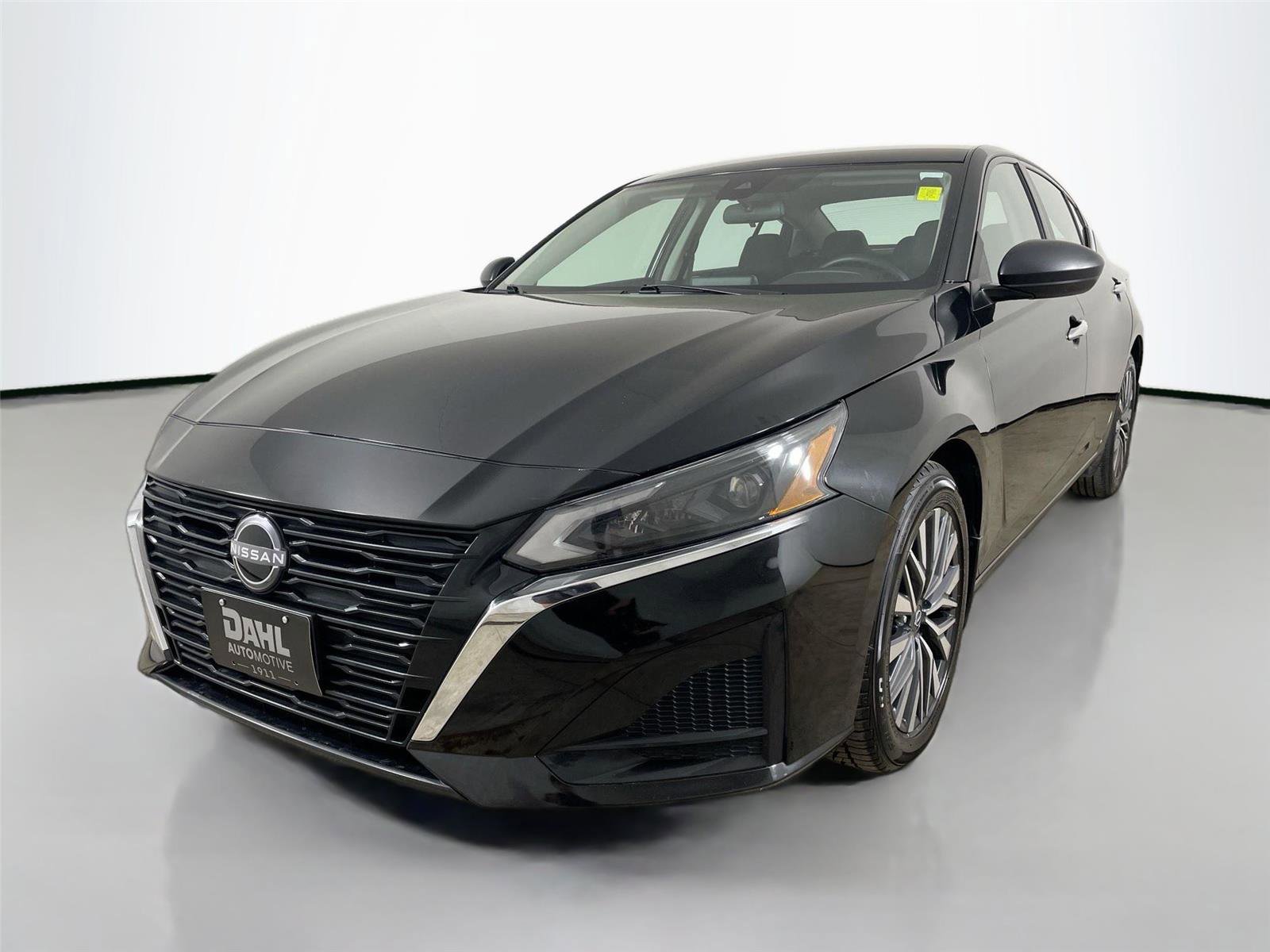 Used 2024 Nissan Altima 2.5 SV FWD image 4
