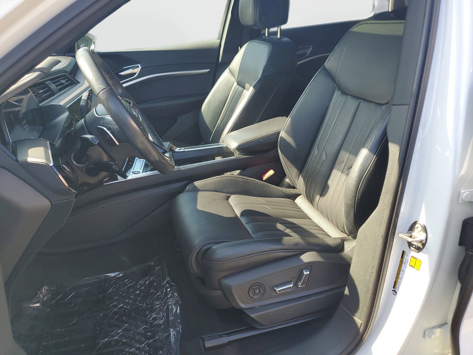Used 2023 Audi e-tron S Premium Plus image 18