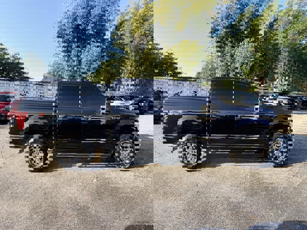 Used 2015 Ford F150 XLT image 4