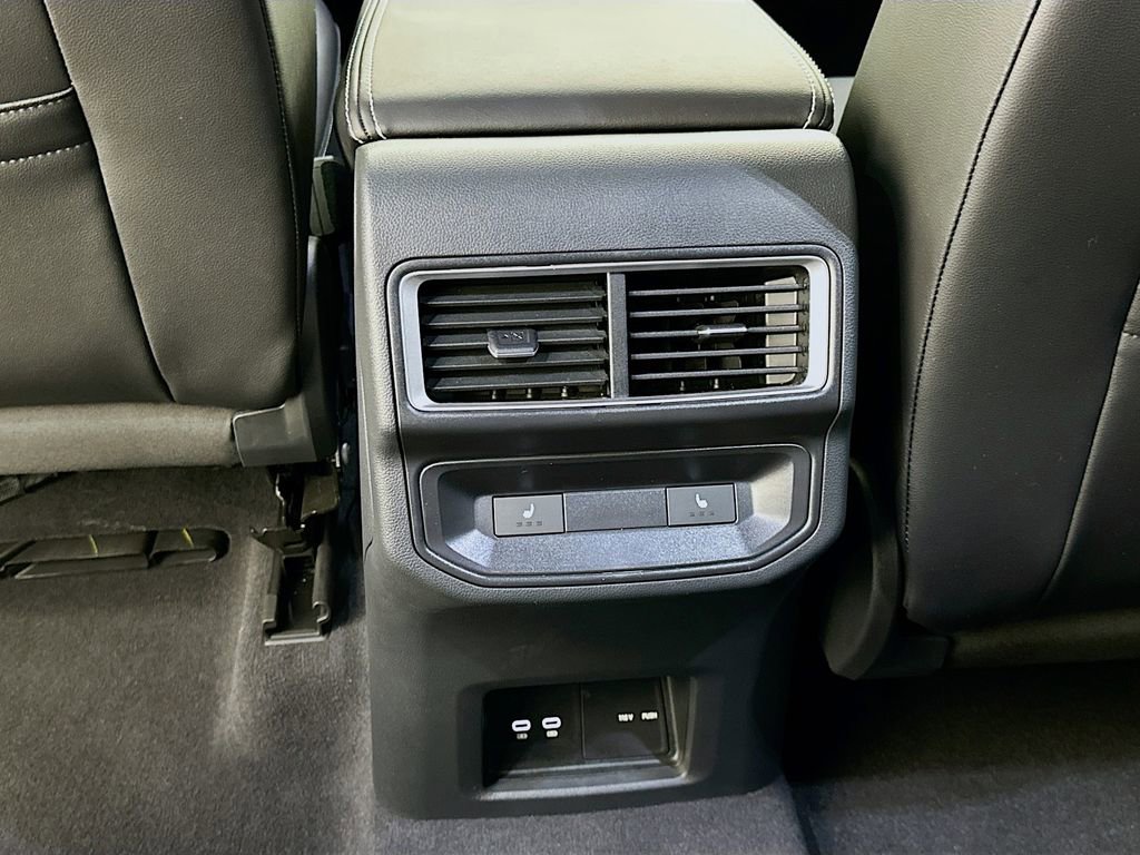 Used 2025 Volkswagen Atlas Cross Sport SEL Premium R-Line image 26