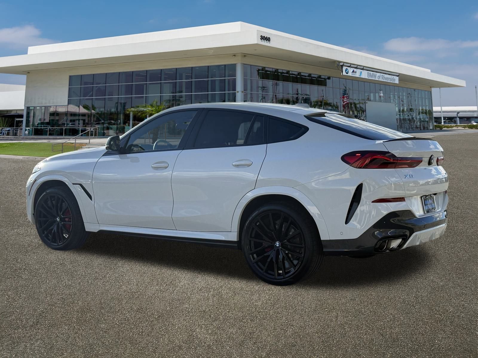 New 2026 BMW X6 xDrive40i w/ Premium Package image 7