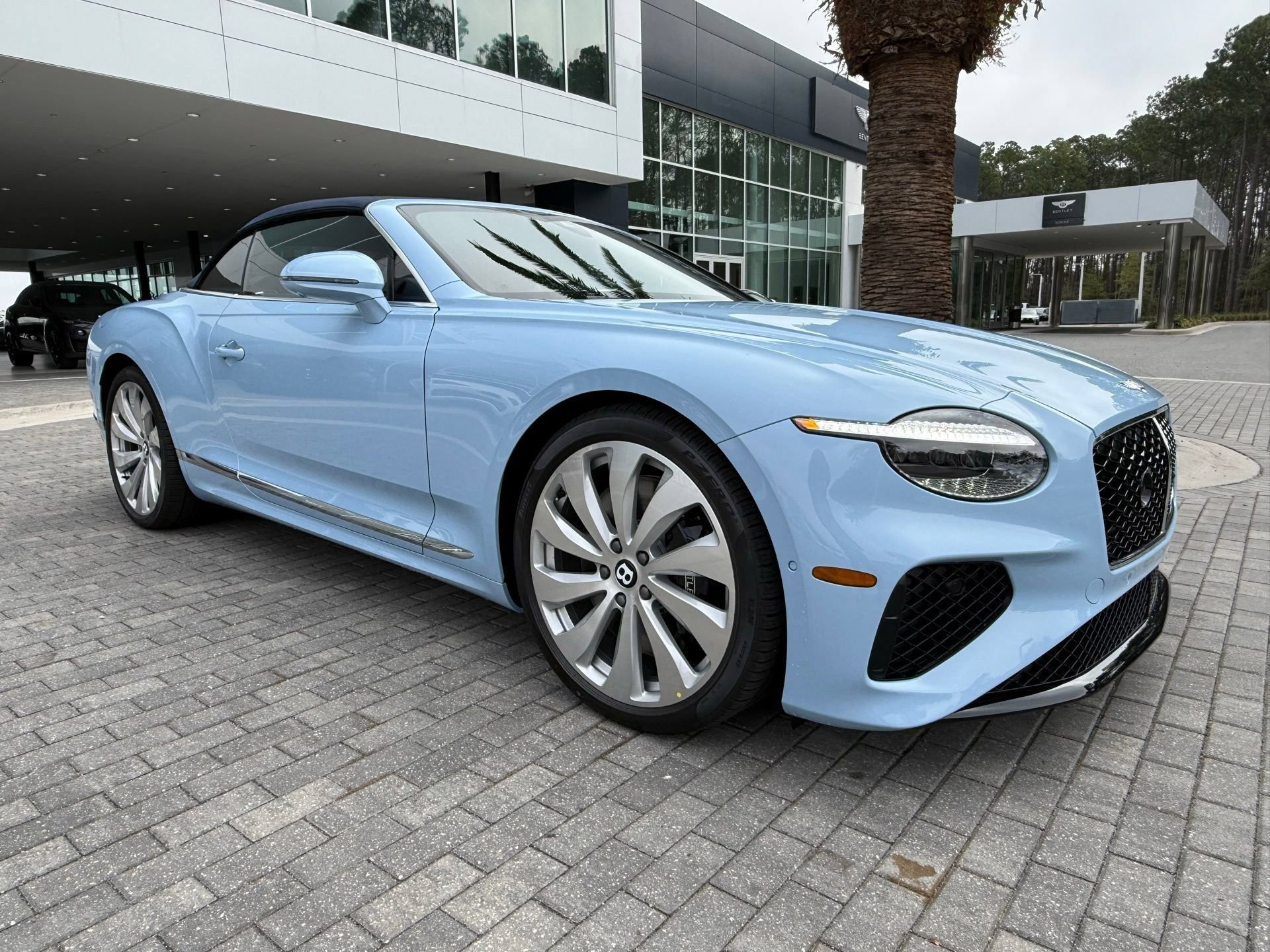 New 2026 Bentley Continental GTC AWD/4WD image 7