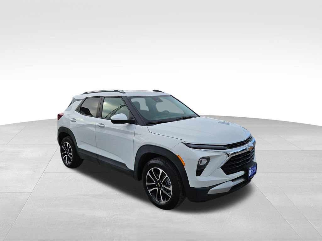 Used 2025 Chevrolet TrailBlazer LT AWD/4WD image 4