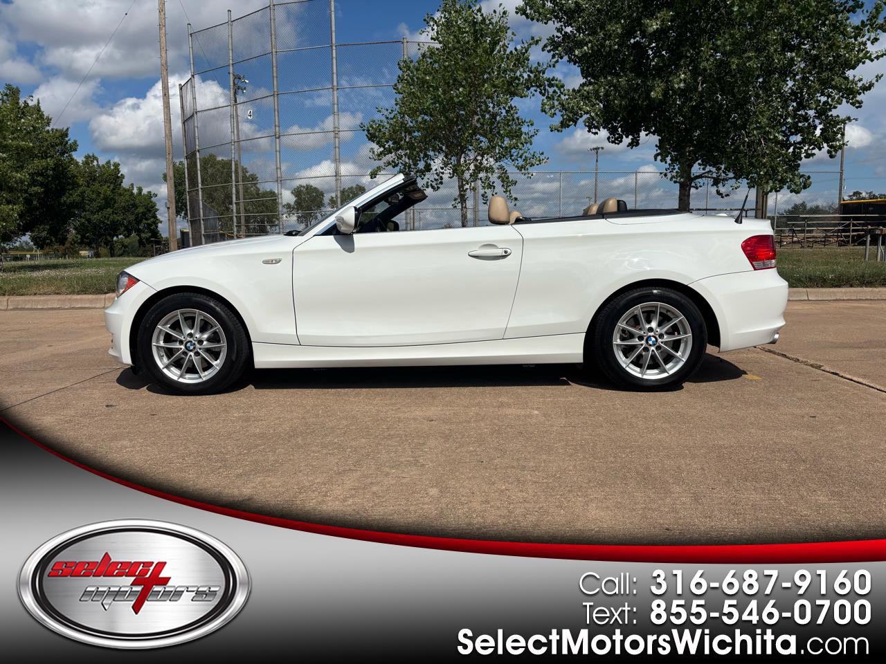 Used 2011 BMW 128i Convertible image 1