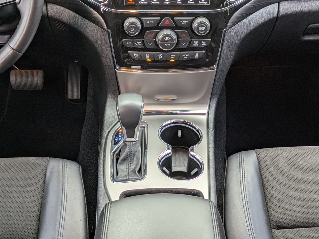 Used 2021 Jeep Grand Cherokee Laredo X image 20