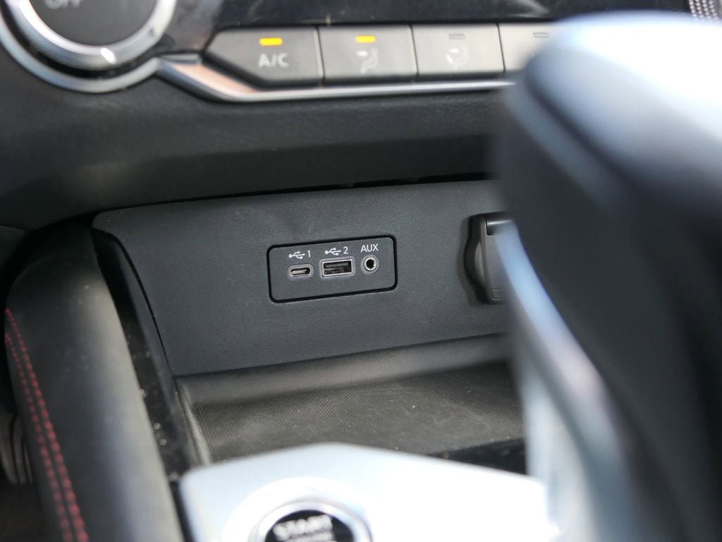 Used 2024 Nissan Altima 2.5 SR FWD image 21