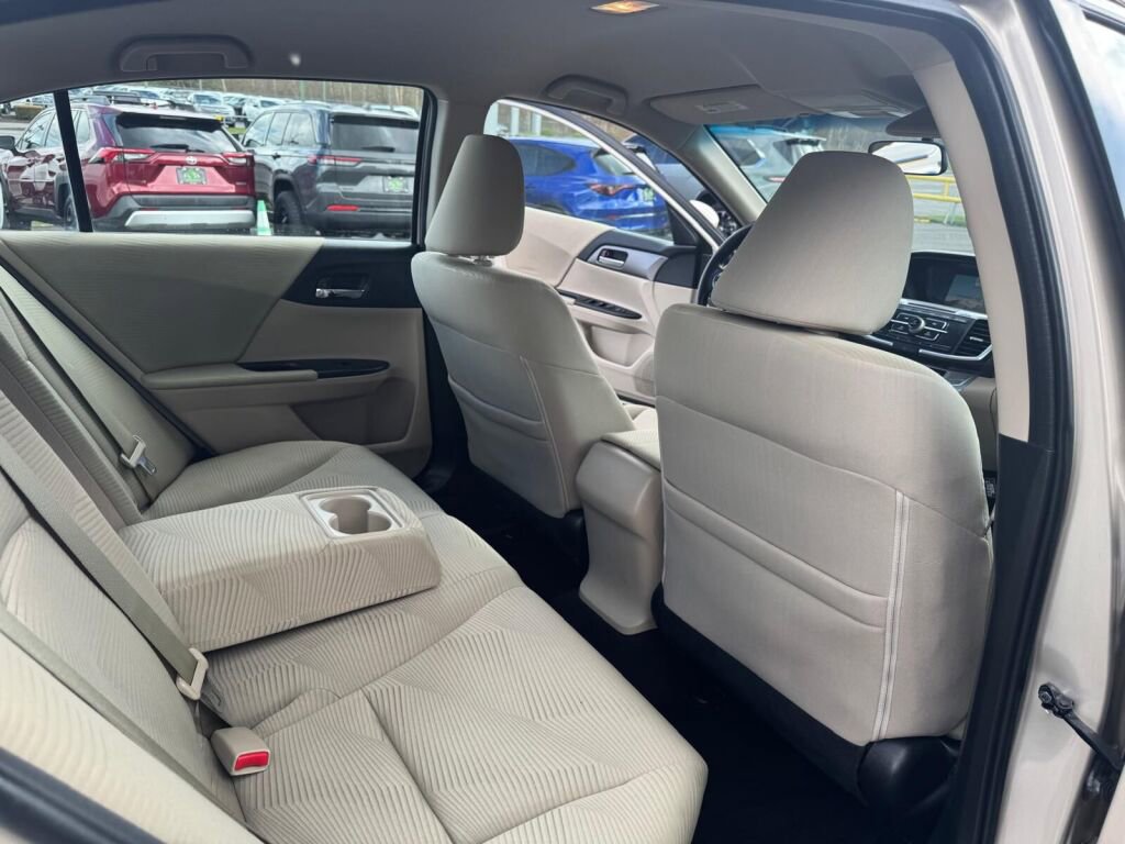 Used 2015 Honda Accord LX image 11