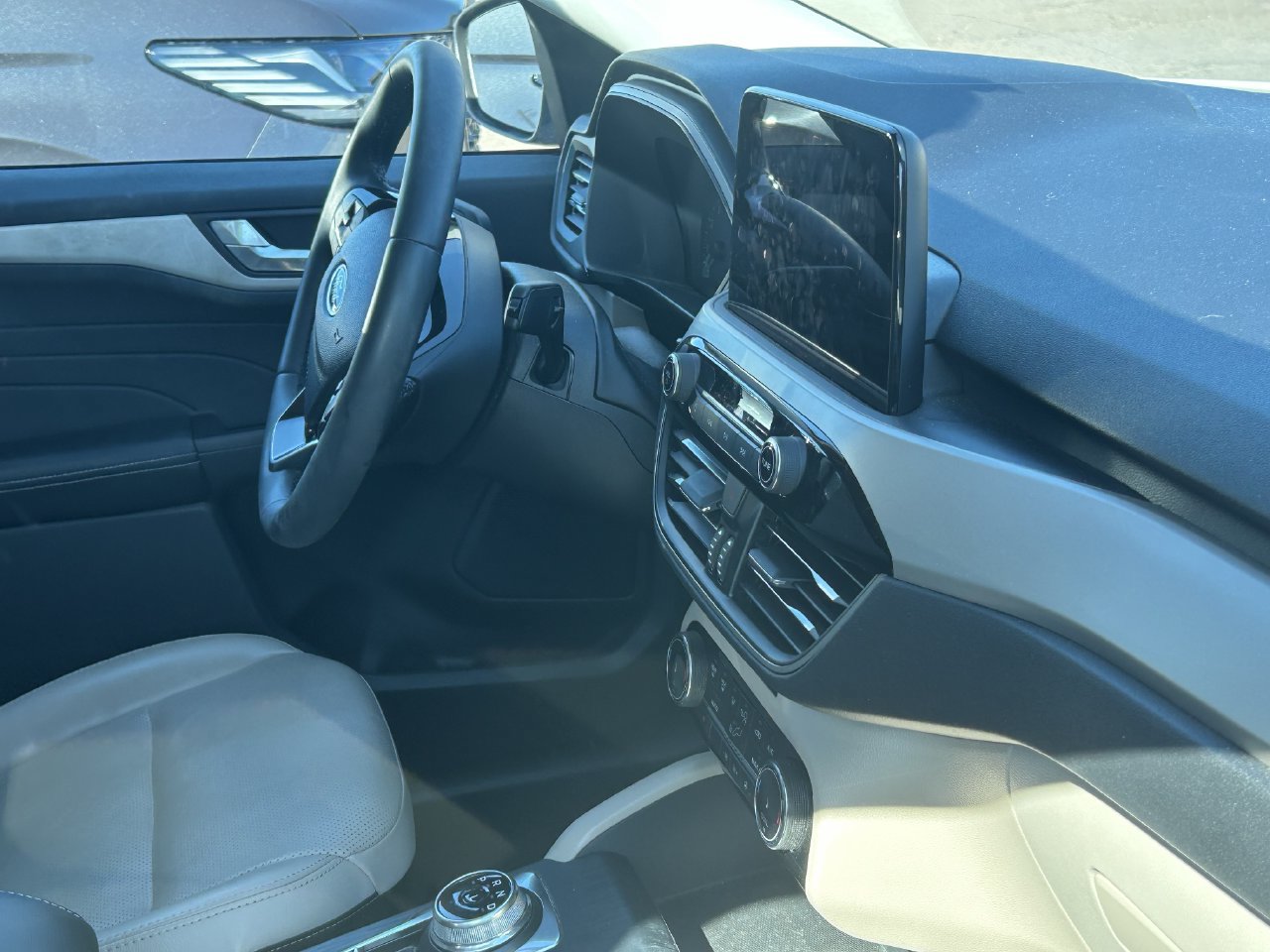 Used 2022 Ford Escape SEL FWD image 9