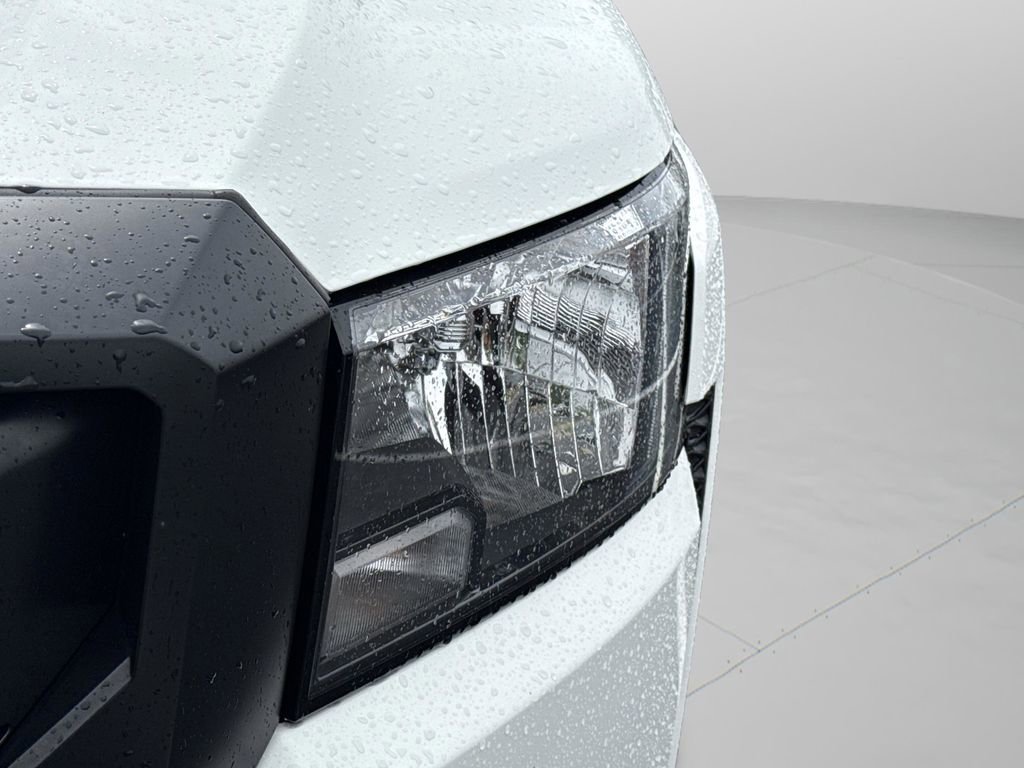 Certified 2024 Nissan Frontier S image 42