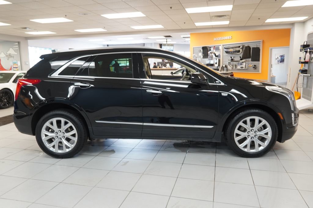 Used 2017 Cadillac XT5 Premium Luxury w/ Advanced Security Package AWD/4WD image 13