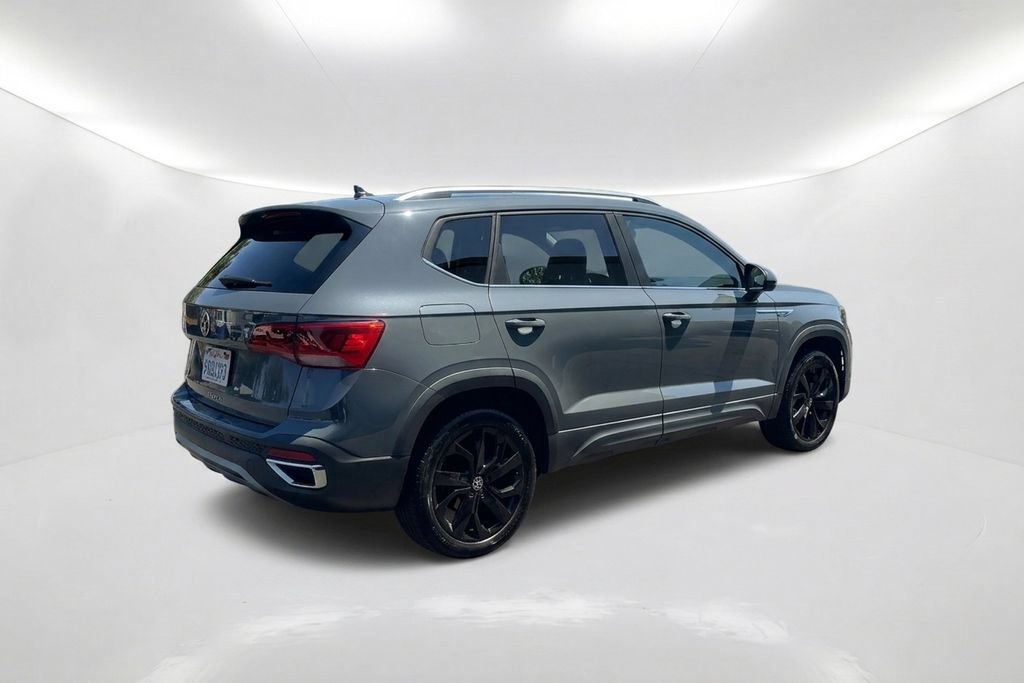Used 2022 Volkswagen Taos SE FWD image 6