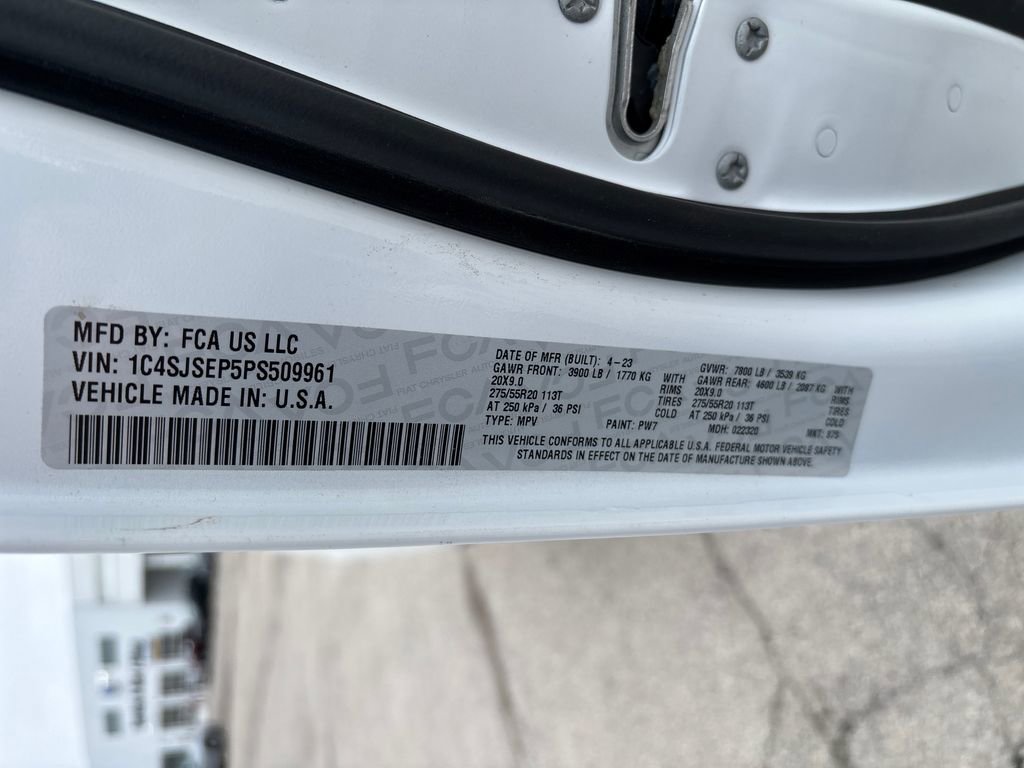 Used 2023 Jeep Grand Wagoneer L 4WD image 30