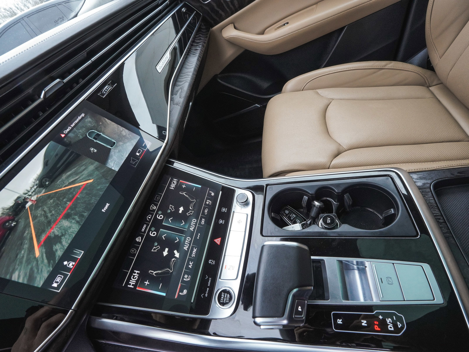 Used 2022 Audi Q8 Prestige w/ Prestige Package image 25