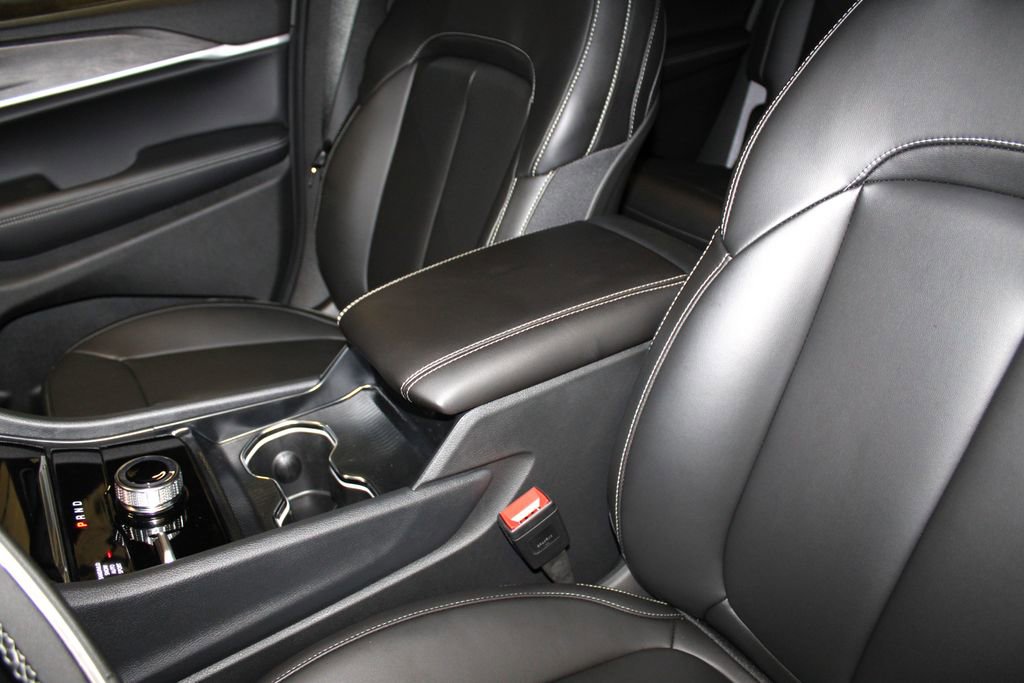 New 2025 Jeep Grand Cherokee L Limited w/ Black Appearance Package image 28