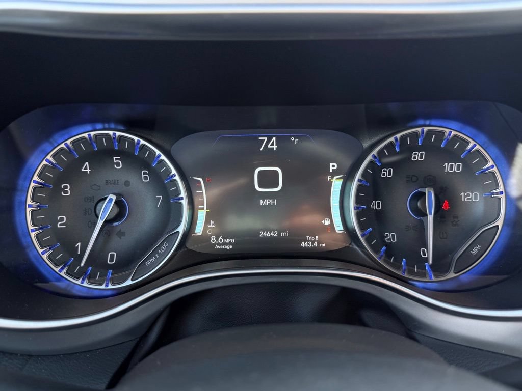 Used 2025 Chrysler Pacifica Limited FWD image 43
