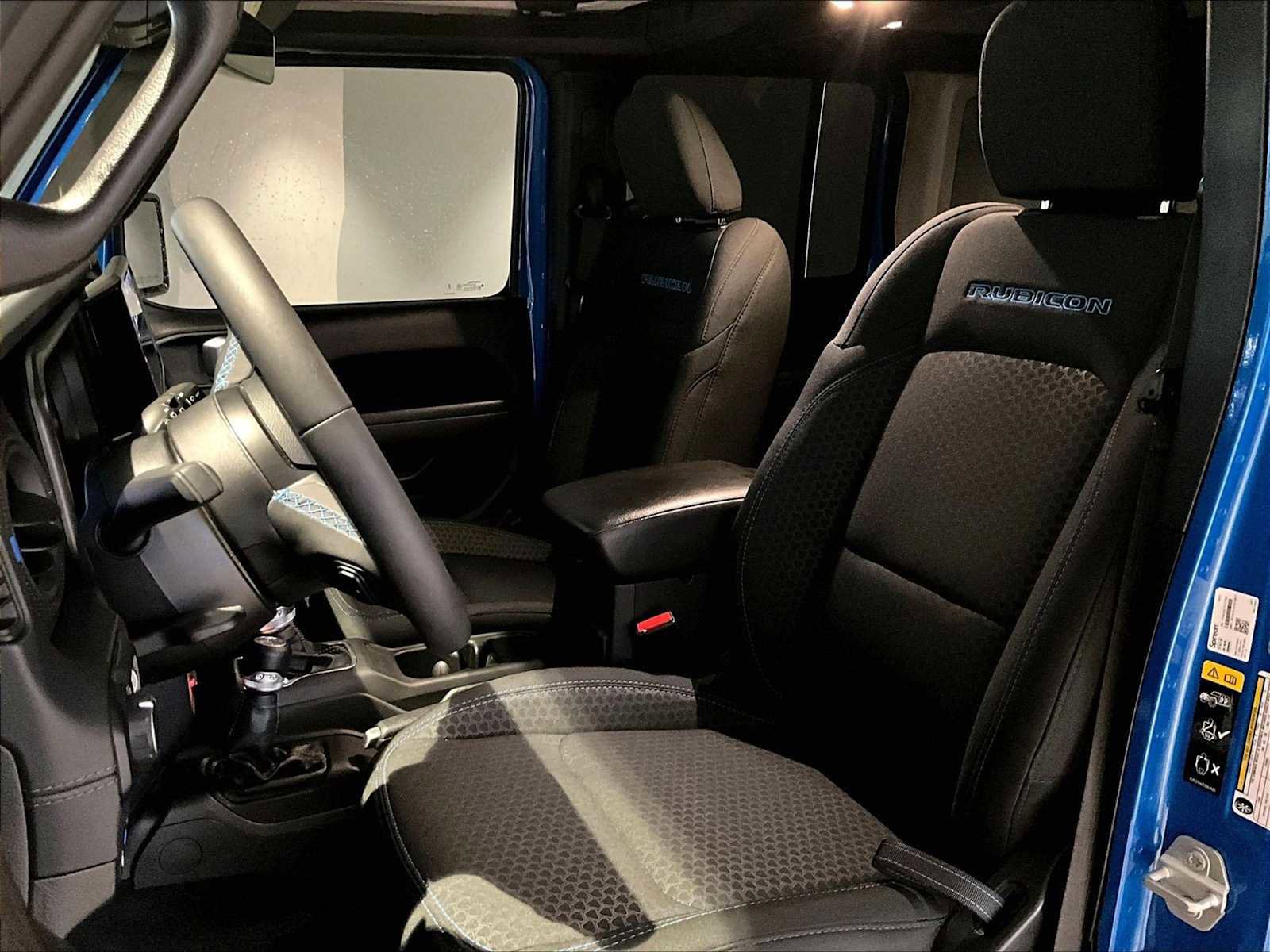 Used 2024 Jeep Wrangler Rubicon w/ Technology Group image 8