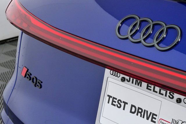 Used 2025 Audi SQ5 Premium Plus AWD/4WD image 38