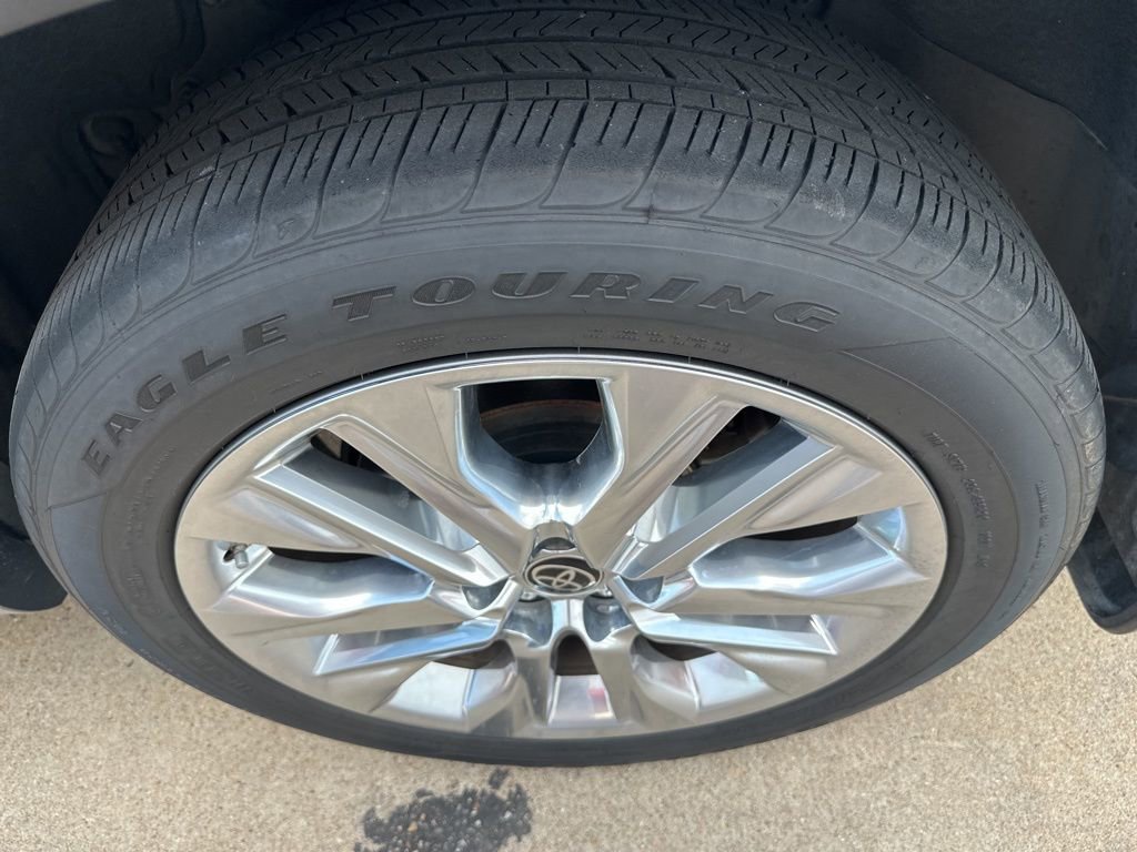 Used 2023 Toyota Highlander Limited image 23