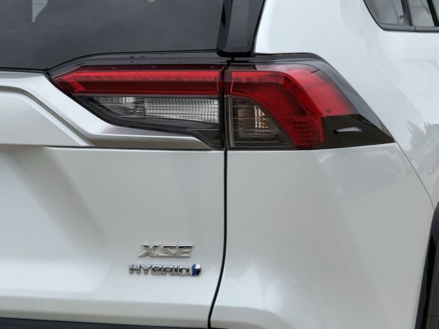 Used 2023 Toyota RAV4 XSE AWD/4WD image 7