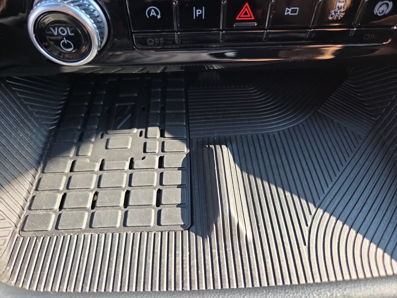 Used 2025 Ford Explorer ST AWD/4WD image 31
